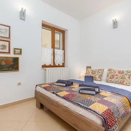 Apartment-Old Town-Dundo Pula Exterior photo